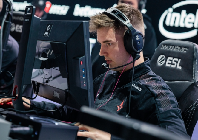 阵容稳定 阵容稳定