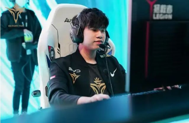 影响了他的 影响了他的